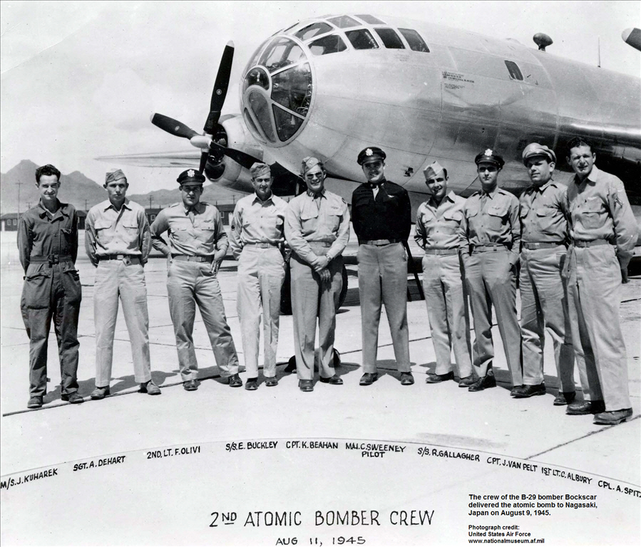 B-29BockscarAndCrew_USAFphoto_captioned
