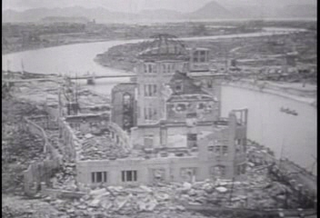 SurvivalUnderAtomicAttack1951_Japan_city_ruins